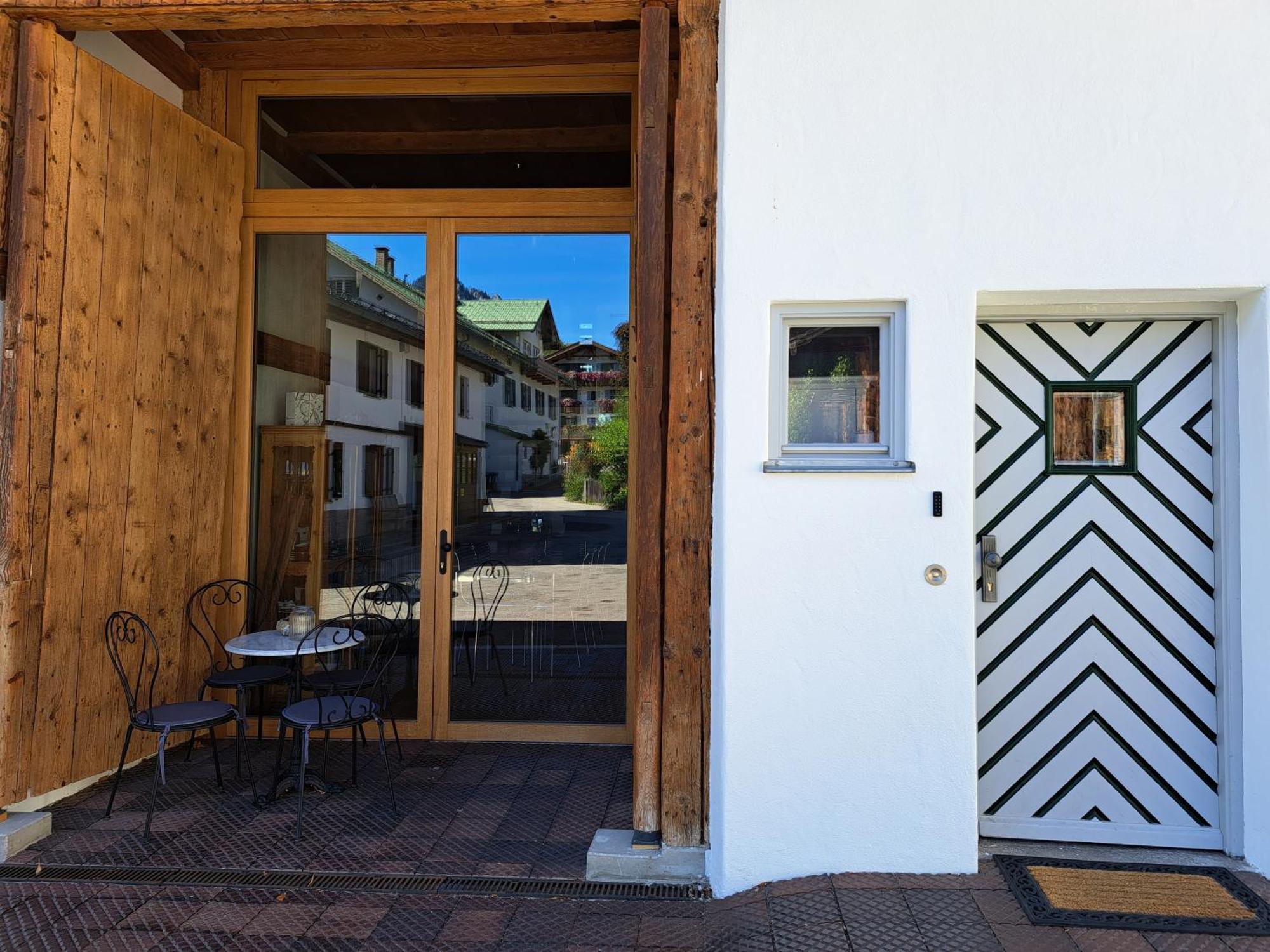 Neu! Ferienwohnungen im Lüftlmalereck, Hennalahaus Oberammergau Exterior foto